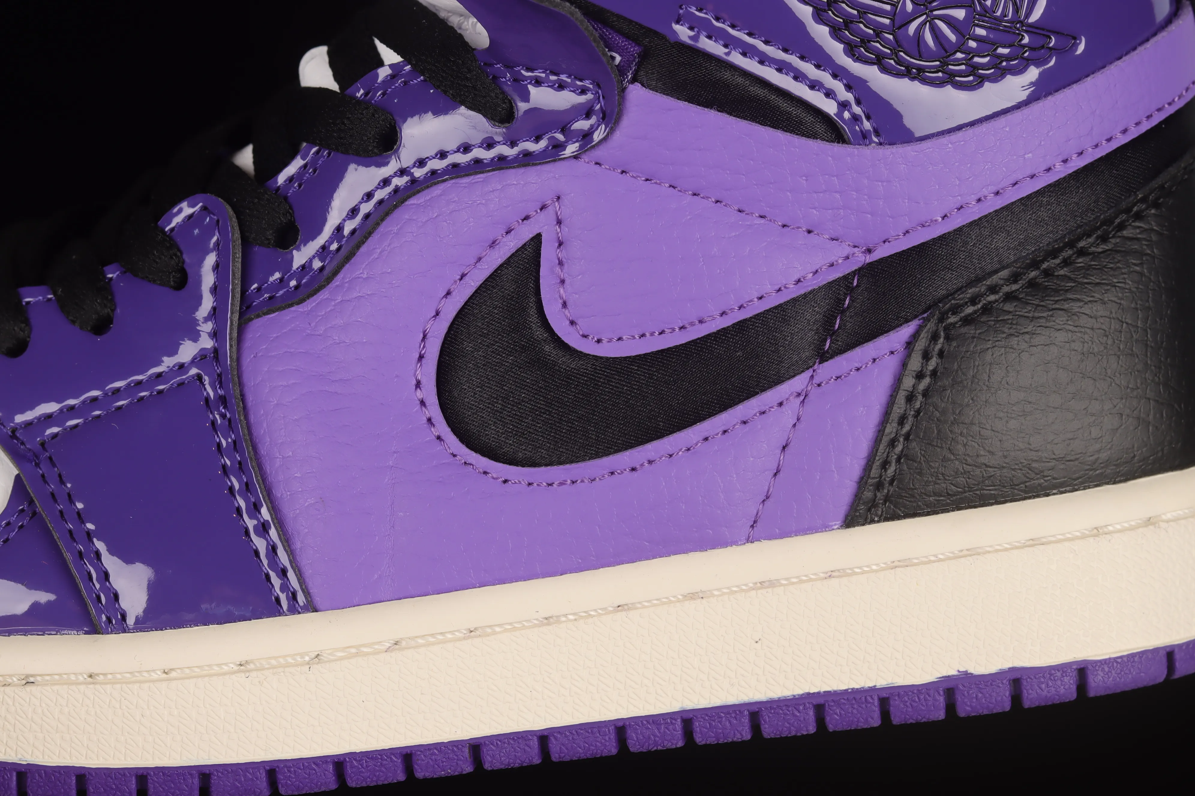 All categories Air Jordan Jordan series basketball shoes Air Jordan 1 High Air Jordan 1 Zoom CMFT AJ Joe 1 black and purple color CT0979-505